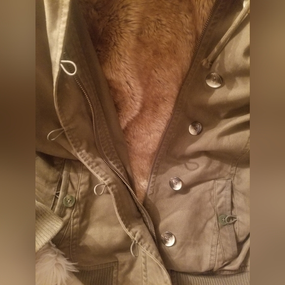 Old Navy green color with beautiful fur trimmed hood and inside faux fur. - Picture 6 of 7